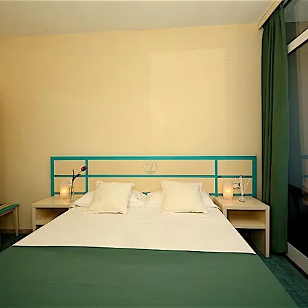 Hotel La Scogliera 2*