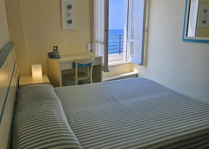 La Scogliera ホテル 2*
