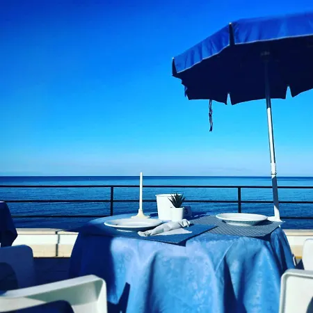 La Scogliera Hotel 2*