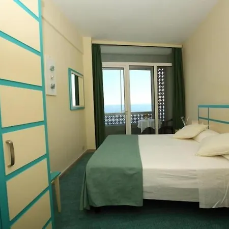 Hotel La Scogliera Cavi di Lavagna