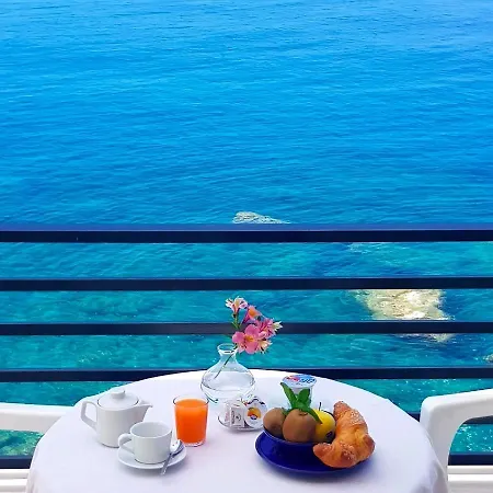 La Scogliera Hotel 2*
