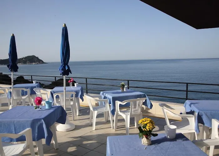 Hotel La Scogliera